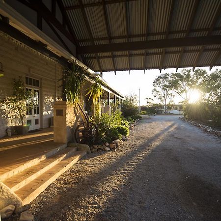 The Old Convent Dalwallinu Bed & Breakfast Exterior photo