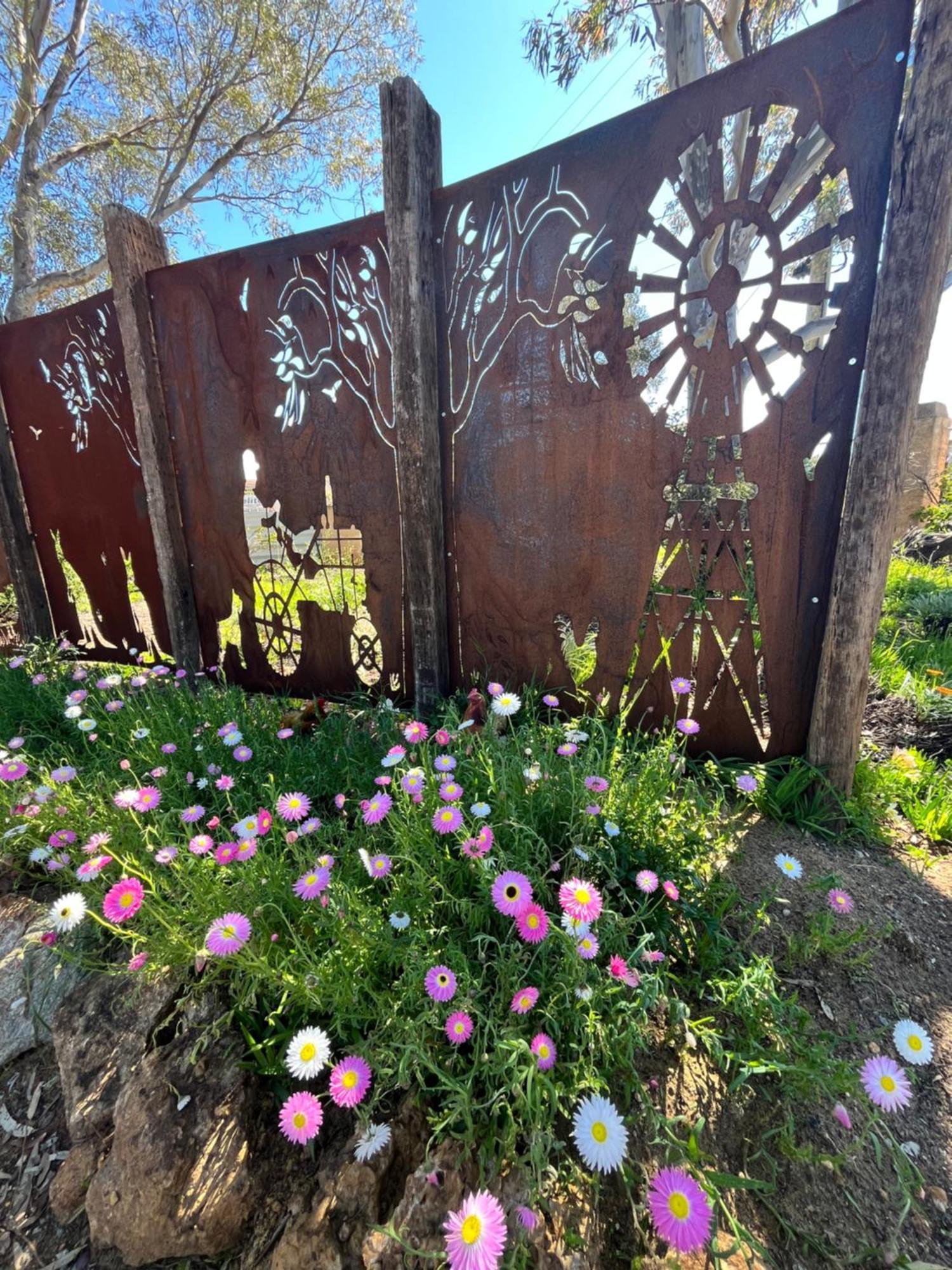 The Old Convent Dalwallinu Bed & Breakfast Exterior photo