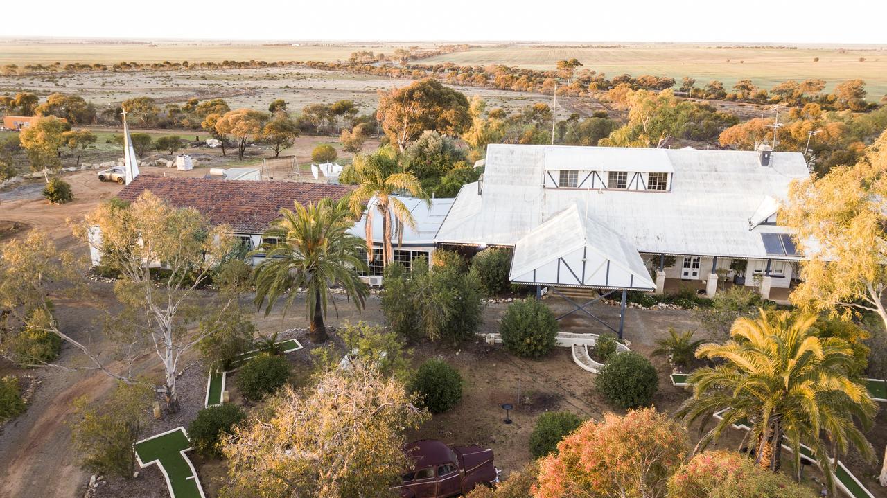 The Old Convent Dalwallinu Bed & Breakfast Exterior photo