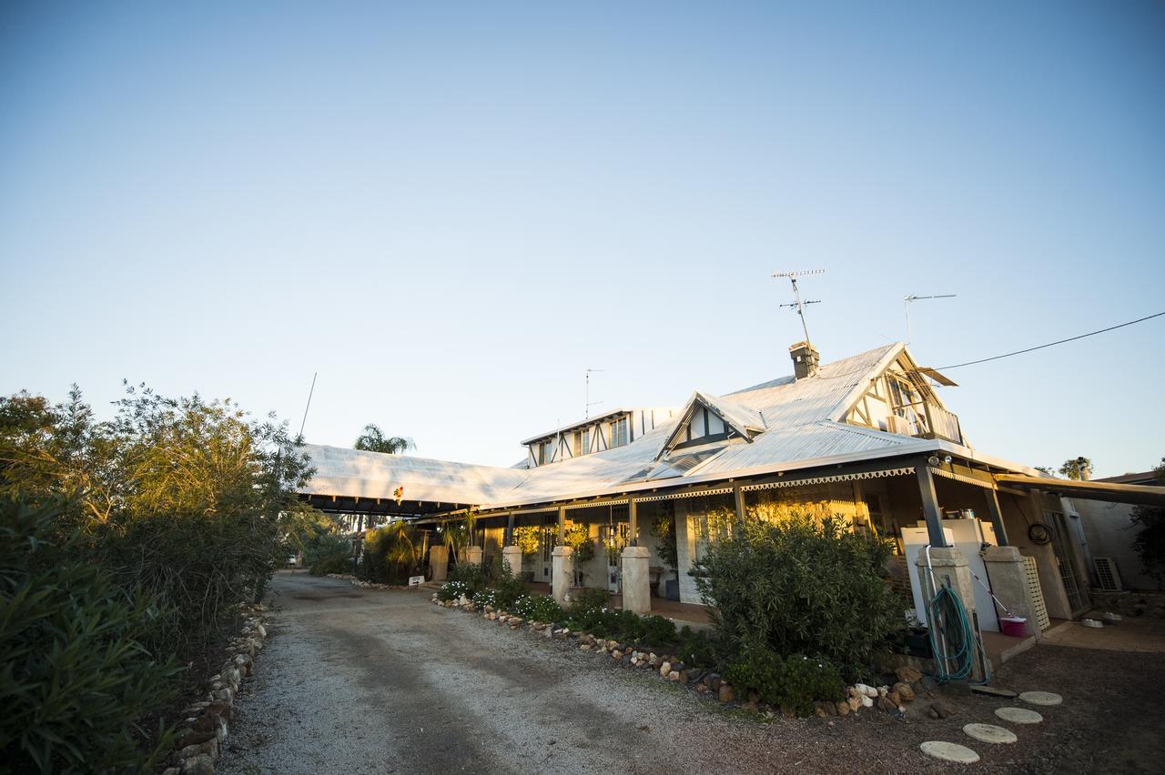 The Old Convent Dalwallinu Bed & Breakfast Exterior photo