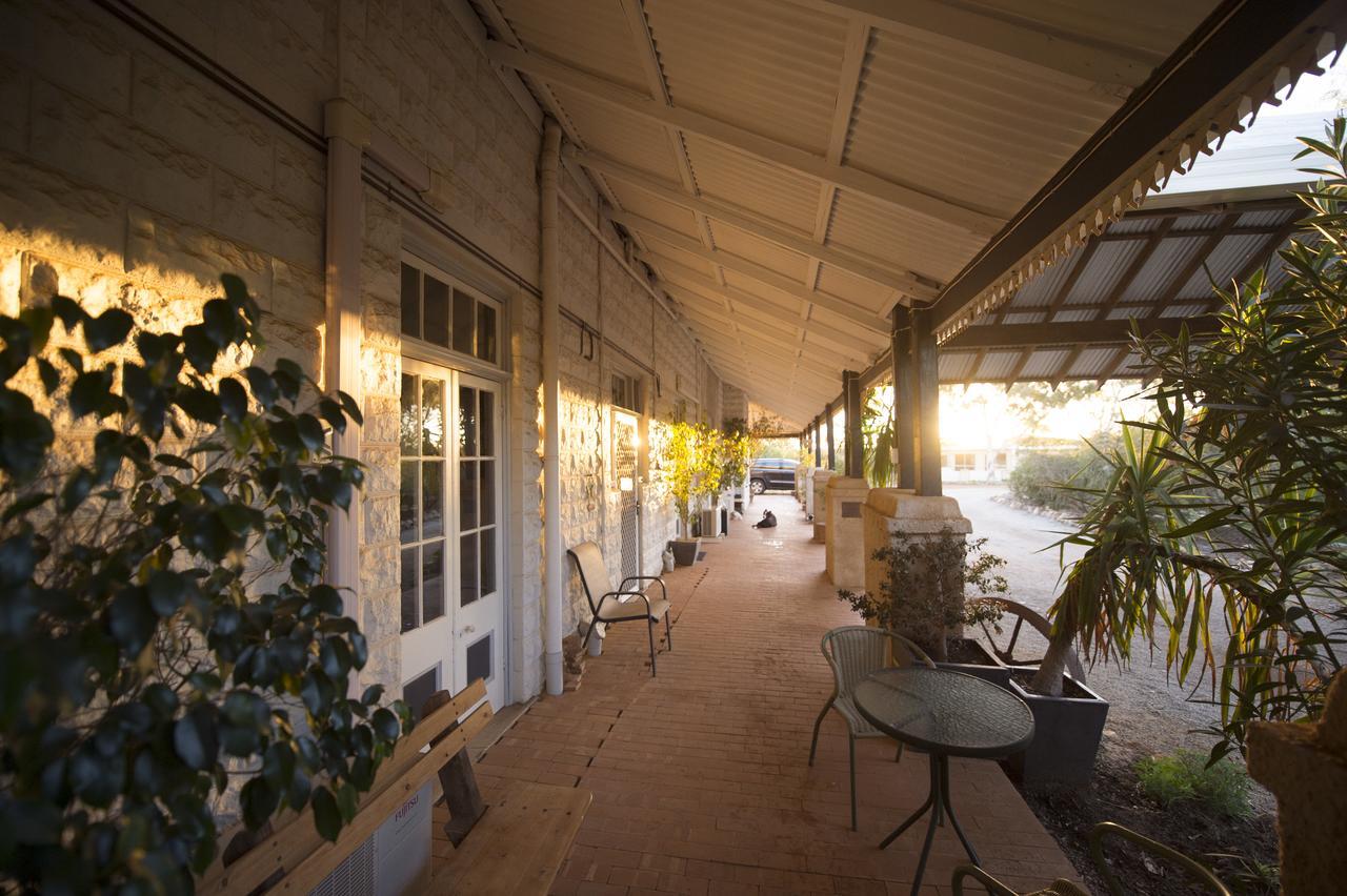 The Old Convent Dalwallinu Bed & Breakfast Exterior photo