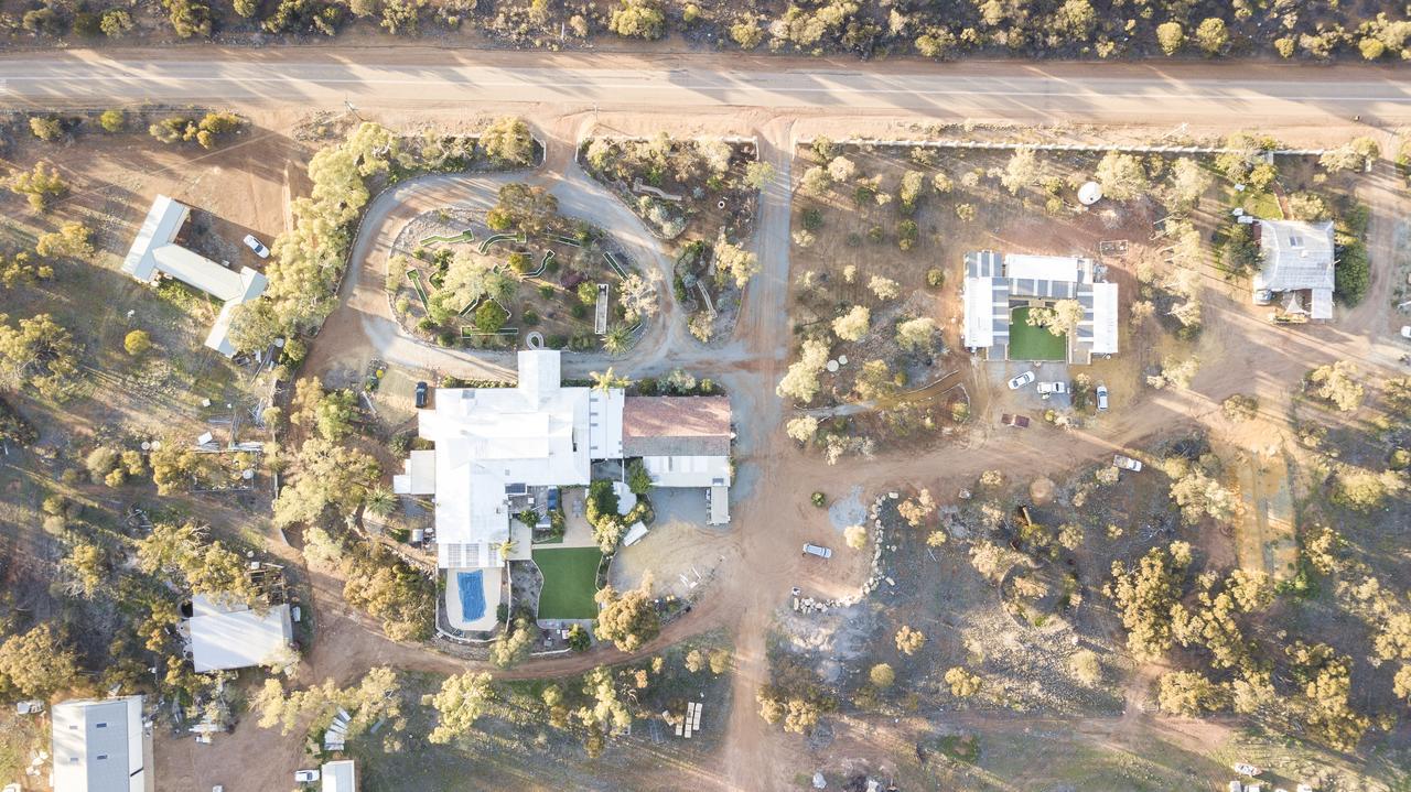 The Old Convent Dalwallinu Bed & Breakfast Exterior photo